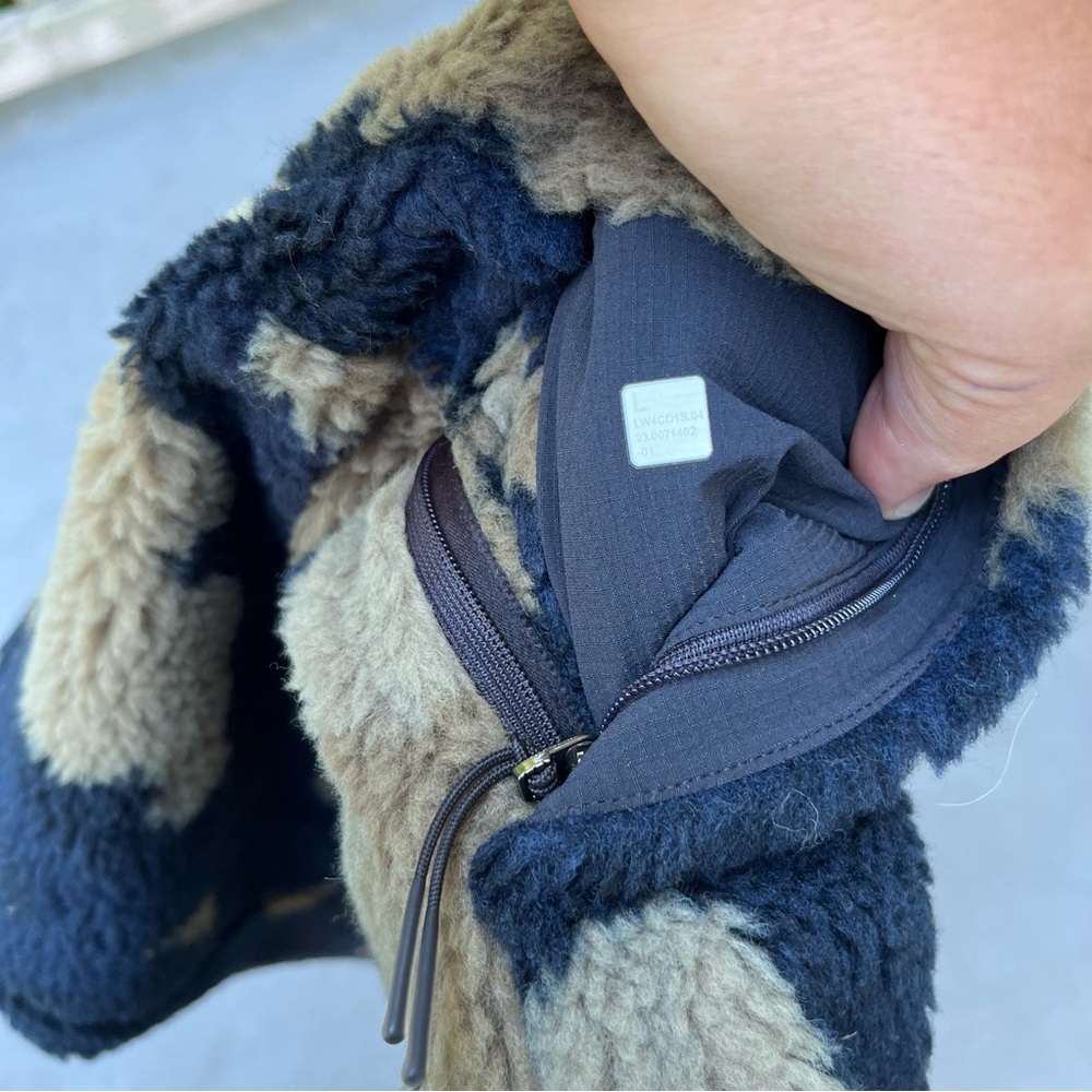 Lululemon LAB Textured Fleece‎ Bomber Sz Lrg Navy/Olive Green Jacket- $298 - Picture 15 of 16